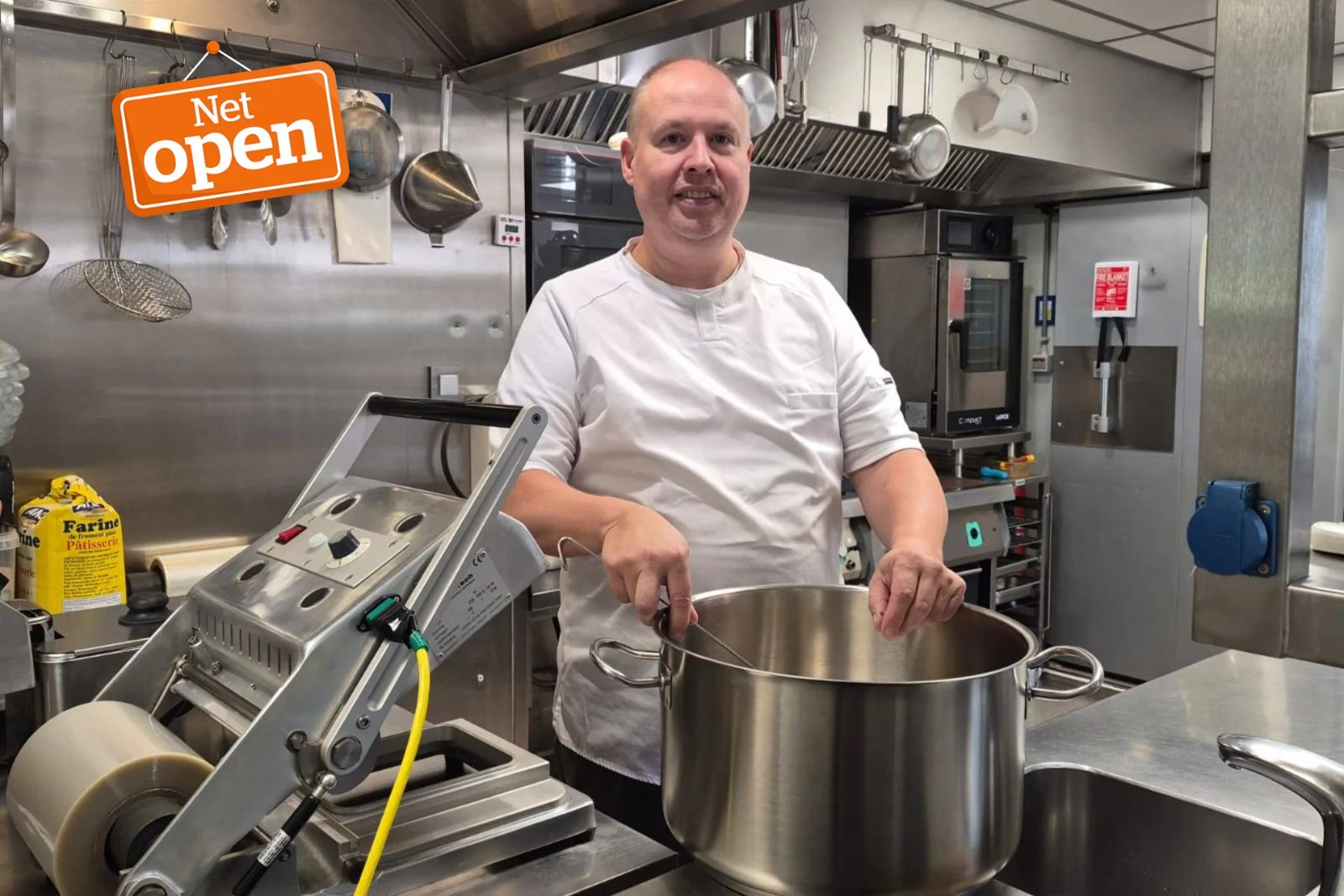 Chef Fabrice Loones in zijn keuken
