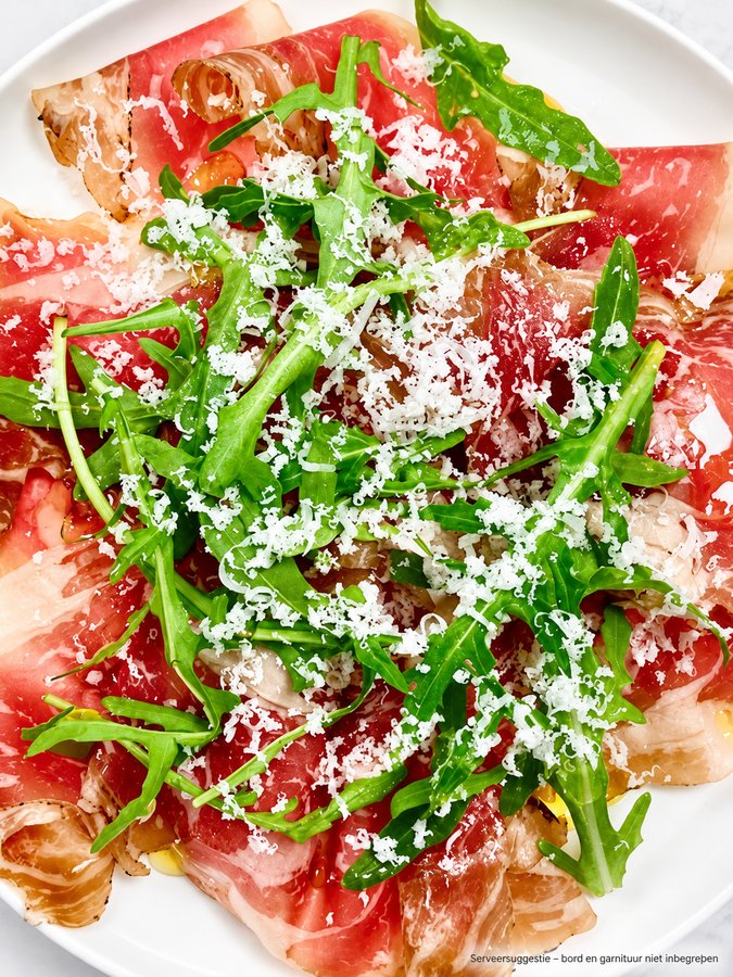 Carpaccio Secreto 07 parmezaan en rucola