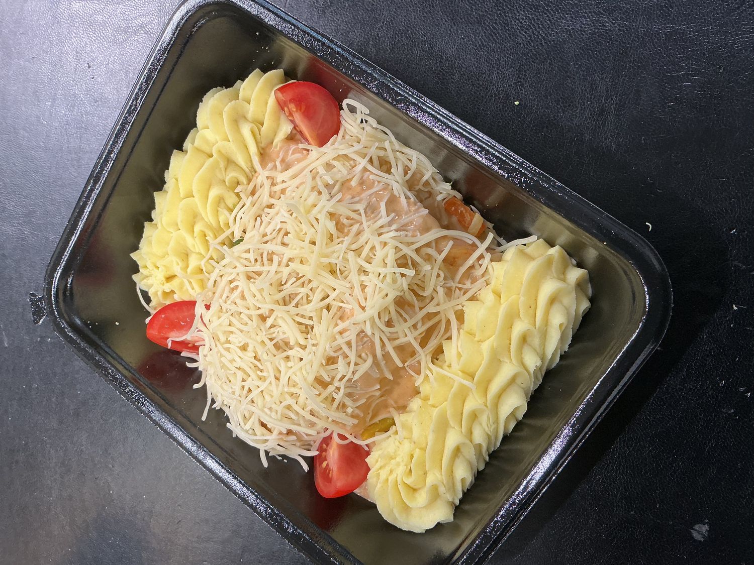 Vispannetje gegratineerd in de oven met puree - KLEIN